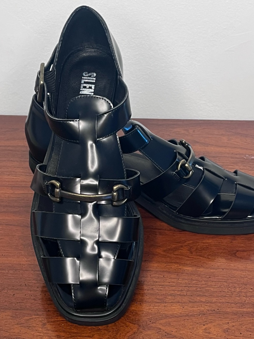 Silent D Billzar Fisherman Sandal Black Leather Anthropologie Size 40 US 9